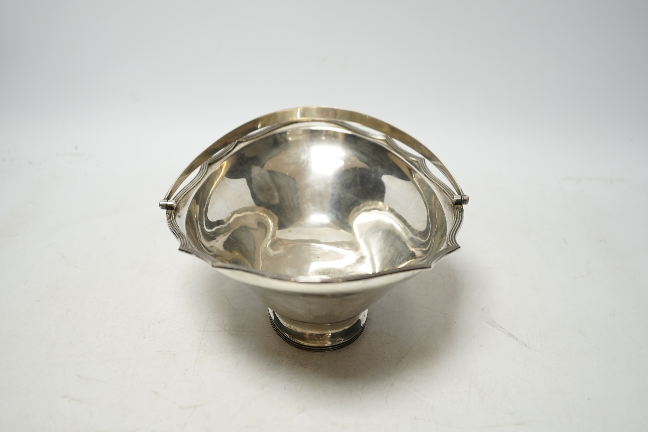 A late Victorian silver oval fruit basket by Charles Stuart Harris, London, 1896, 23.3cm, 11.6oz. Condition - fair